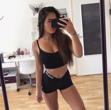 Camii tg pretty pornstar pic