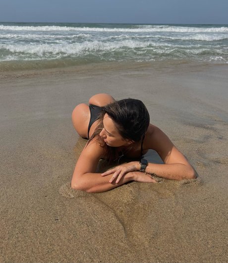 Isabela Fasanaro pretty actress pics