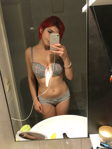 Julez Notyourwaifu sexy model images