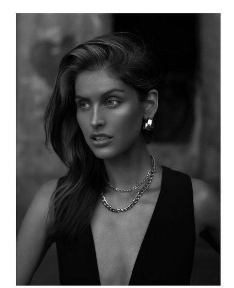 Nicole Sunde star erotic pics