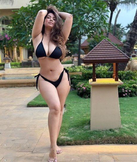 Rasha Kirmani nice model pictures