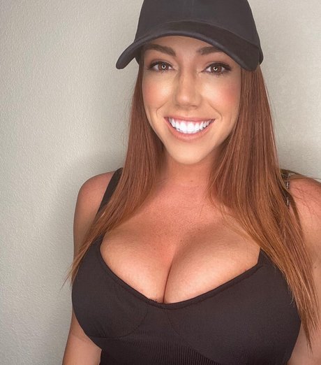 Renee Lynn_ Profile pic