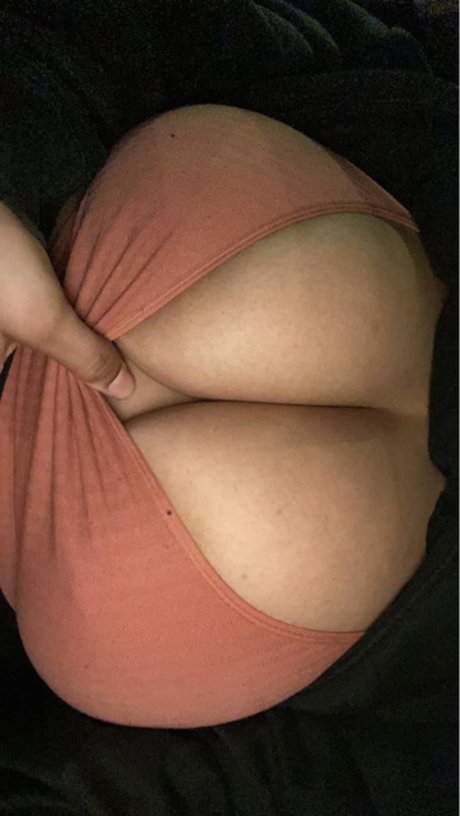 E Hia W0rldx0 model adult picture