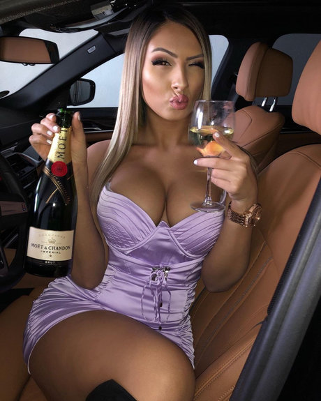 Vasilka Vazzzlegramm model pornographic picture