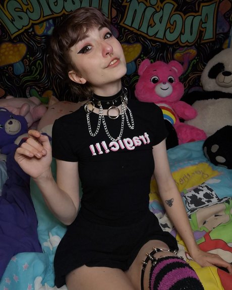 Emmanooodle_ exclusive actress pics