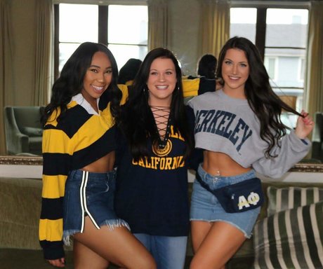 Jessica Bartlett model nude pic