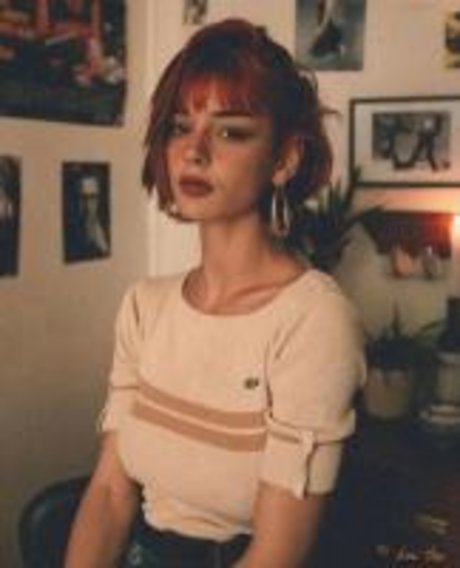 Roxane Eylaud_ star pornographic photos