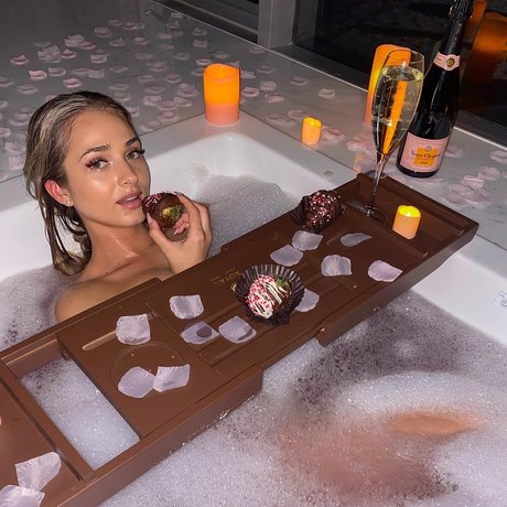 Alexa Adams nude pornstar archive