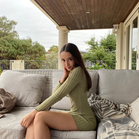 Issy Hecxo_ model pics