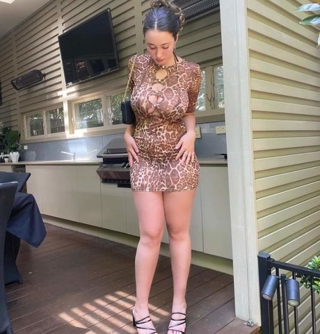 Issy Hecxo_ art model photo