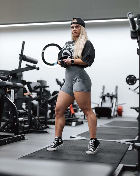 Kat Dinnigan perfect actress picture