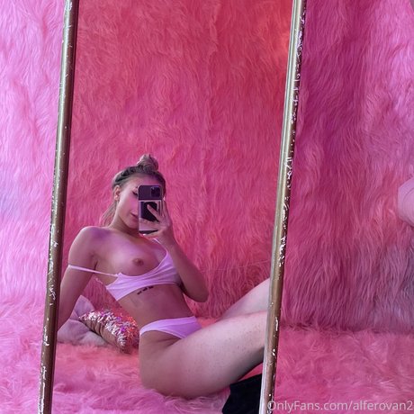 redhead trans onlyfans hot nude picture