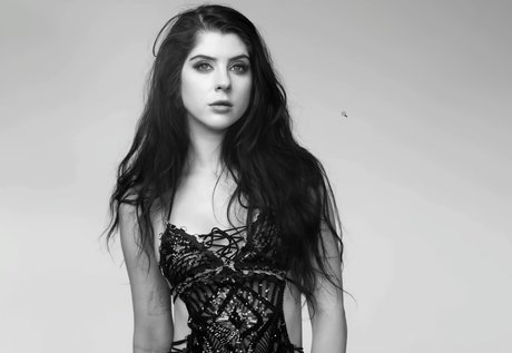 Bec Paws_ adult model gallery