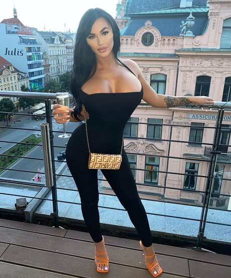 Chloe Love_ pornstar hot image