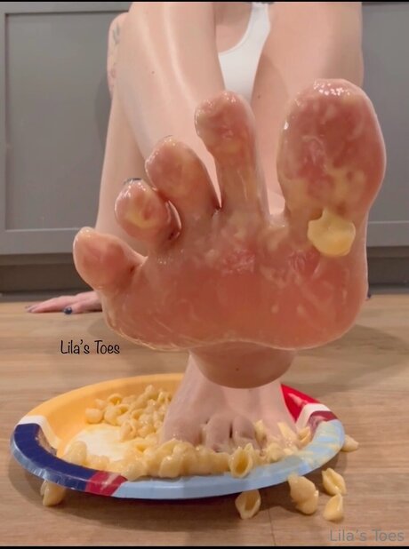 Lilas Toes hd actress images