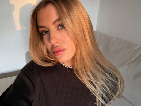 Valeria Pixie best actress pics