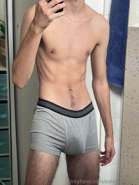 Esteban Hots star naked image