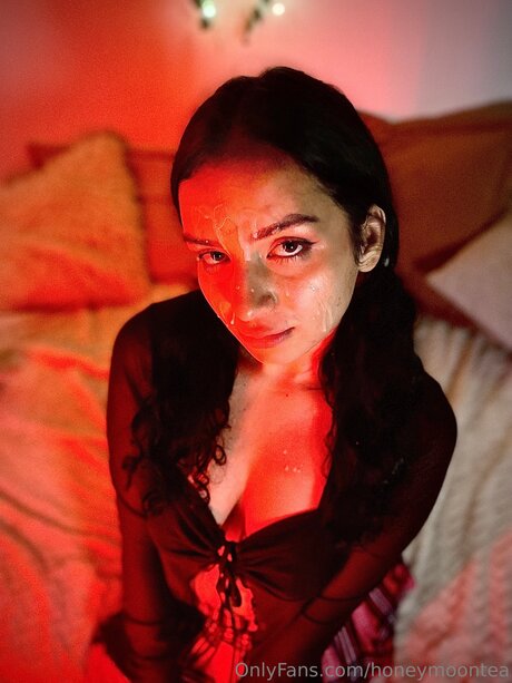 Honeymoontea nudes pornstar img