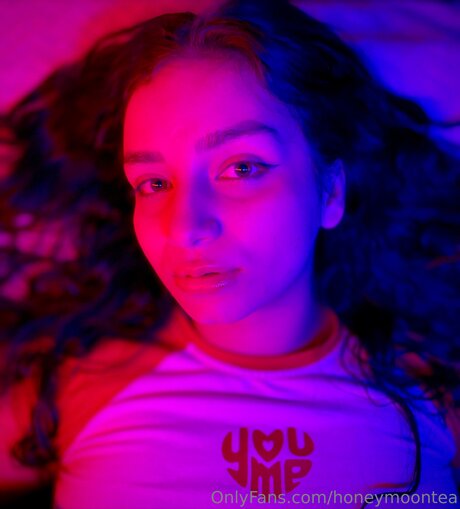 Honeymoontea model pretty image