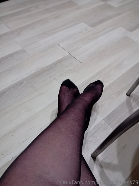 Curvymistress79 best model photo