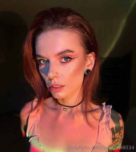 Miss Mills model hd img