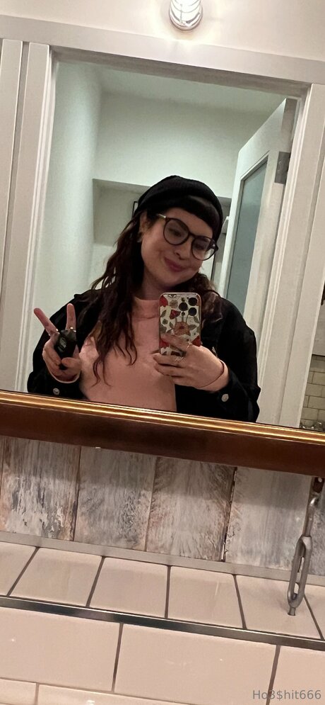Hoeshit666 model hot pictures