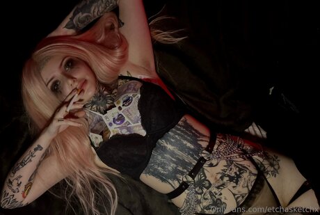 Etchasketchx model hd pictures