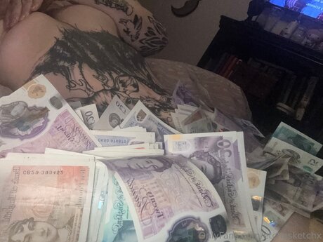 Etchasketchx naked pornstar image