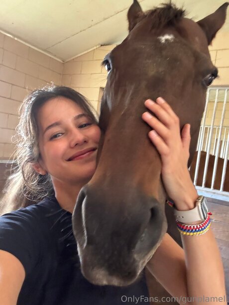 Gunplameli star sexy galleries