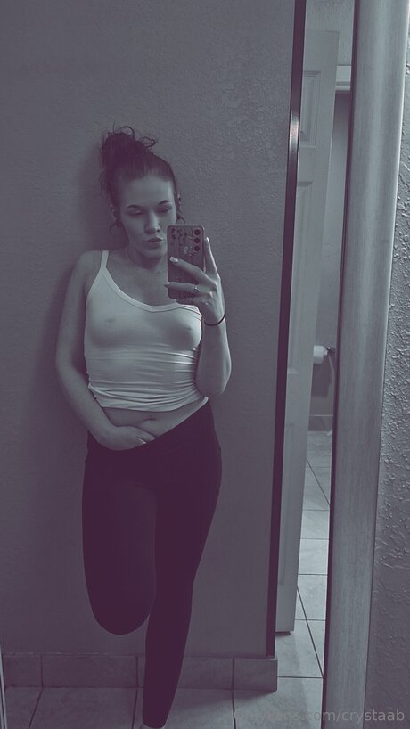 Crystaab hd actress photo