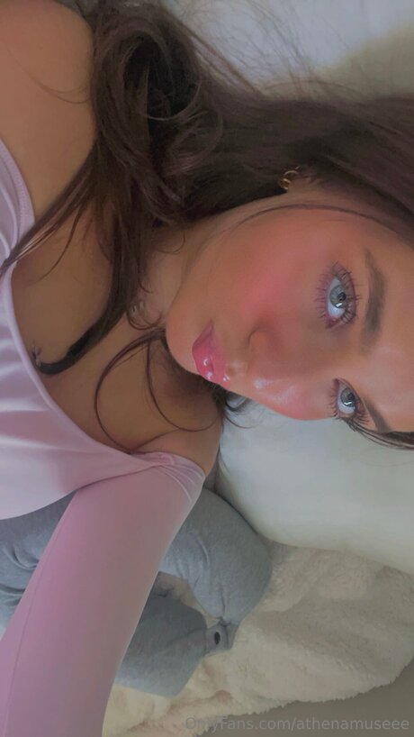 Itsellableu porn actress image