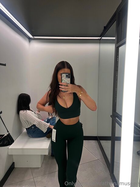 Itsellableu pornographic star picture