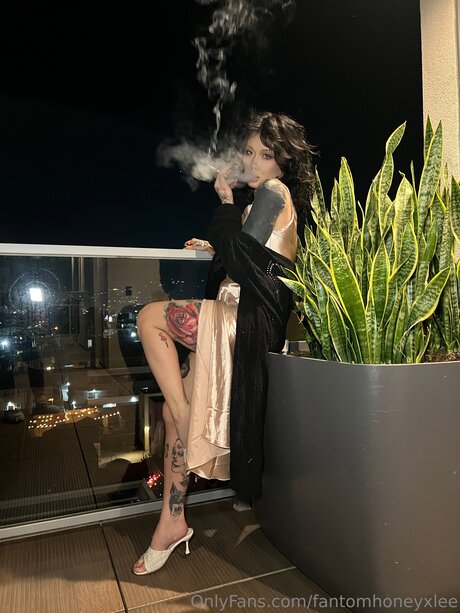 Fantomhoneyxlee star sexy galleries