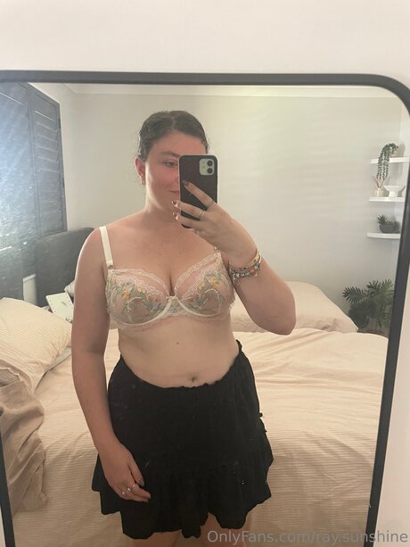 Ray Sunshine star nude image