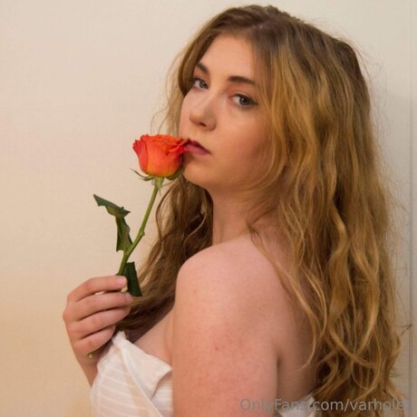 Varholex star nude images