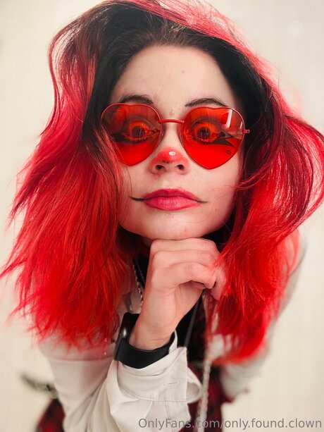 Only Found Clown top star pics