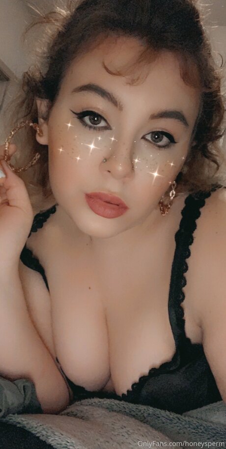 Honeysperm model sexy photo