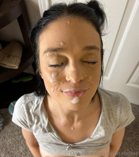 Rayatatefree model photo