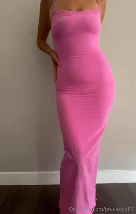 Graciepie87 naked star picture