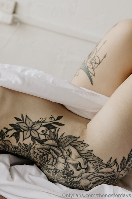 Thongsfordays perfect pornstar img