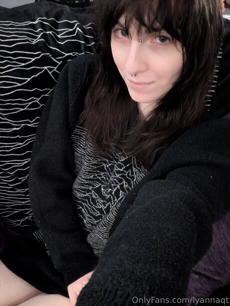 Lyannaqt model pretty pic