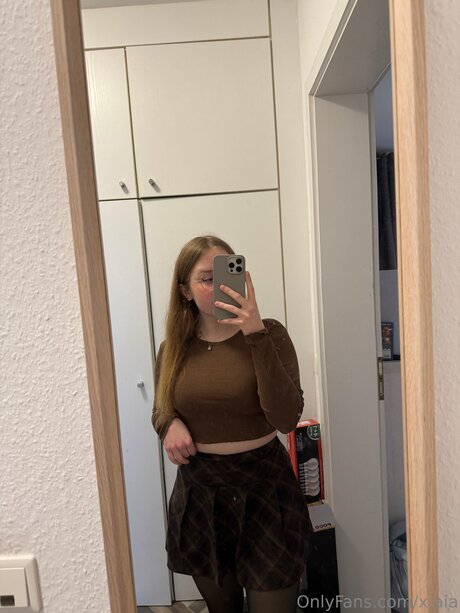 X Aia star top gallery