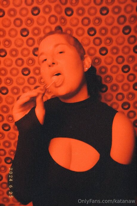 Katanaw model pretty picture