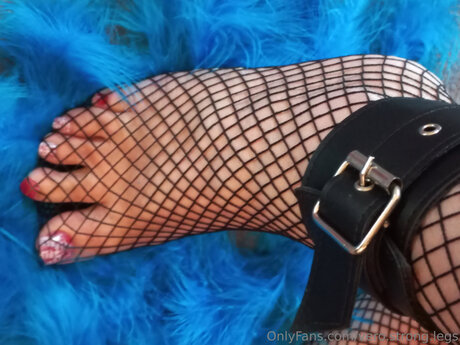 Vero Strong Legs free star pictures