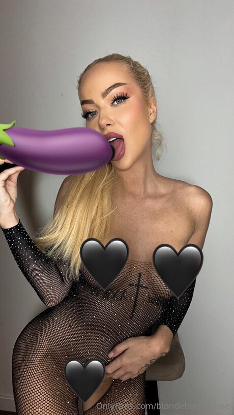 Blondebarbie Free star nude gallery