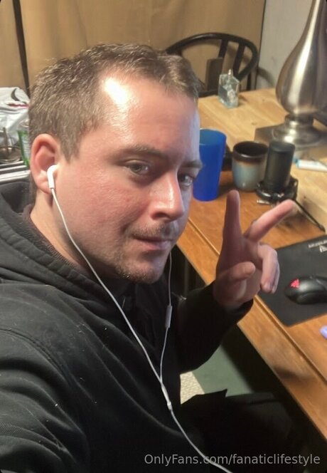 Fanaticlifestyle exclusive star images