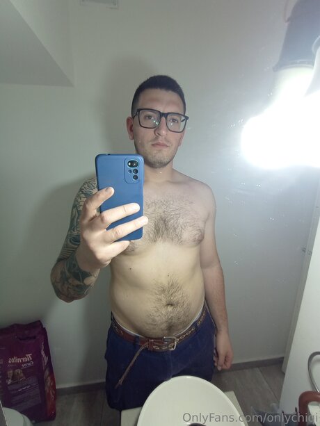 Onlychiqi model erotic pics