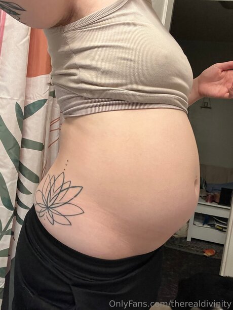 Therealdivinity pornstar erotic pictures