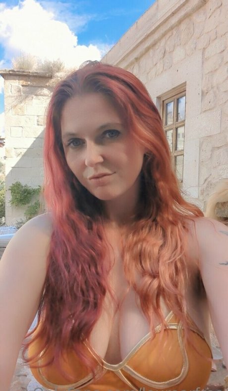 louroarfree nude star picture