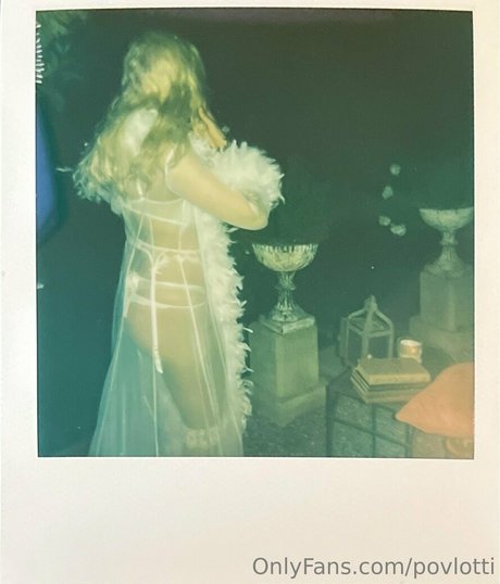 povlotti art star photos